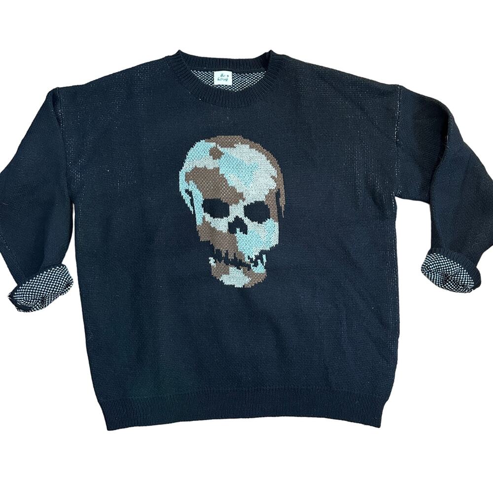 Skull Oversized Sweater Size Large NWT